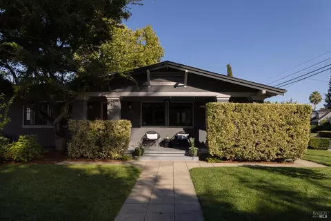 Exterior - 494 4th St E, Sonoma, CA 95476 photo 2 of 7