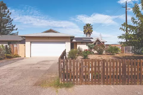 2615 Mohawk St, Santa Rosa, CA 95403