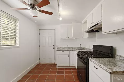 Kitchen - 2001 Tennessee St, Vallejo, CA 94590 photo 5 of 5