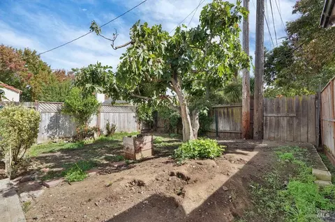 Exterior - 2001 Tennessee St, Vallejo, CA 94590 photo 22 of 23