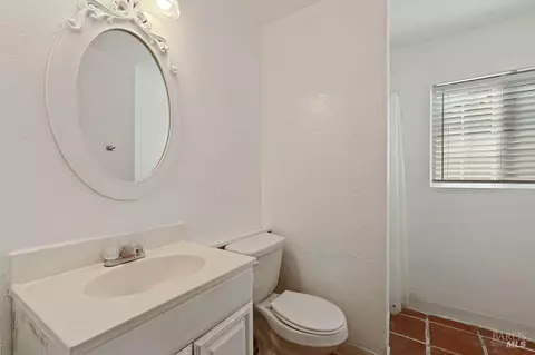 Bath - 2001 Tennessee St, Vallejo, CA 94590 photo 4 of 5