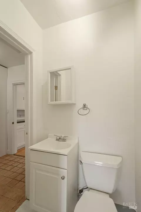 Bath - 2001 Tennessee St, Vallejo, CA 94590 photo 3 of 5