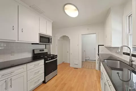 Kitchen - 2001 Tennessee St, Vallejo, CA 94590 photo 1 of 5