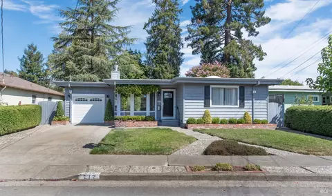 212 Shortt Rd, Santa Rosa, CA 95405
