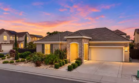 137 Clematis St, Vacaville, CA 95687