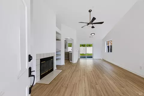 Living - 305 Victoria Dr, Dixon, CA 95620 photo 10 of 10