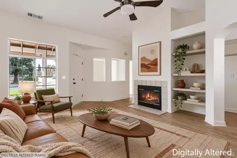 Living - 305 Victoria Dr, Dixon, CA 95620 photo 2 of 10