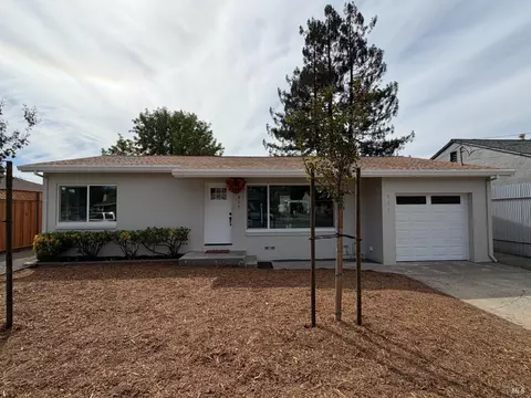 817 Brigham Ave, Santa Rosa, CA 95404