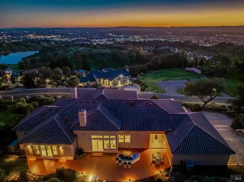 3729 Skyfarm Dr, Santa Rosa, CA 95403