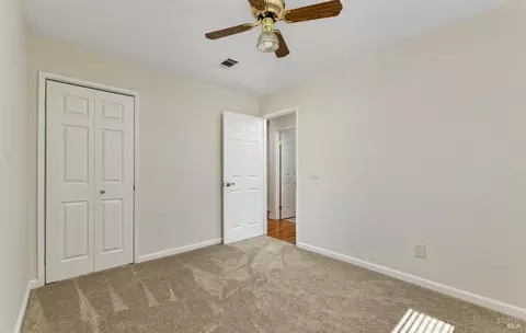 Bedroom - 433 Dahlia St, Fairfield, CA 94533 photo 3 of 4