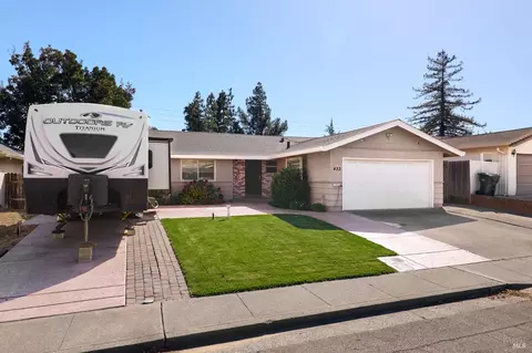 Exterior - 433 Dahlia St, Fairfield, CA 94533 photo 2 of 6