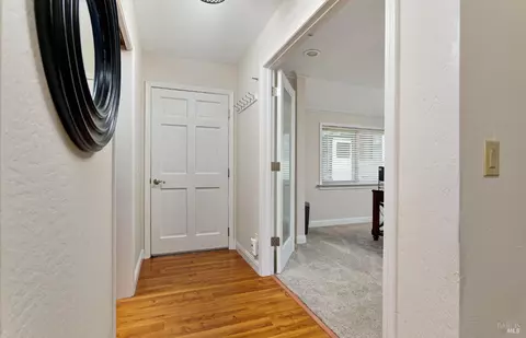 Entry Way - 433 Dahlia St, Fairfield, CA 94533 photo 1 of 1