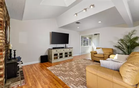 Living - 433 Dahlia St, Fairfield, CA 94533 photo 3 of 3