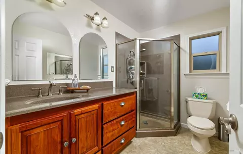 Bath - 433 Dahlia St, Fairfield, CA 94533 photo 2 of 2
