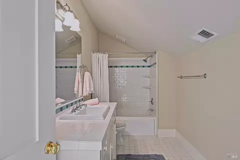 Bath - 645 William Cunningham Ave, Sonoma, CA 95476 photo 5 of 6
