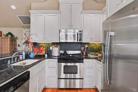 Kitchen - 645 William Cunningham Ave, Sonoma, CA 95476 photo 6 of 6