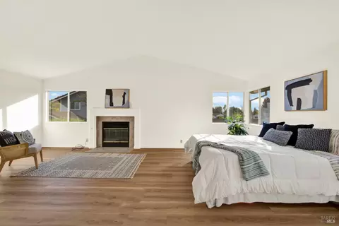 Bedroom - 463 El Camino Dr, Fairfield, CA 94533 photo 6 of 8