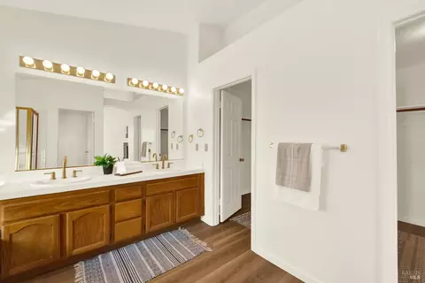 Bath - 463 El Camino Dr, Fairfield, CA 94533 photo 3 of 6