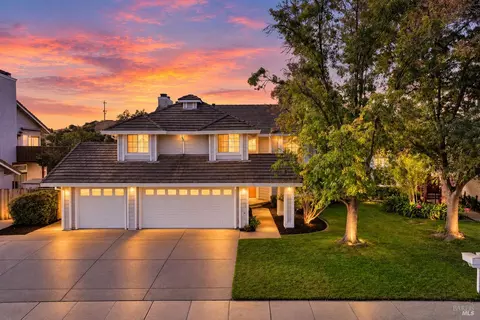 Exterior - 463 El Camino Dr, Fairfield, CA 94533 photo 10 of 13