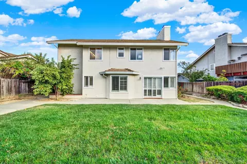 Exterior - 463 El Camino Dr, Fairfield, CA 94533 photo 3 of 13