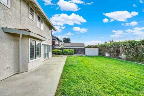 Exterior - 463 El Camino Dr, Fairfield, CA 94533 photo 6 of 13