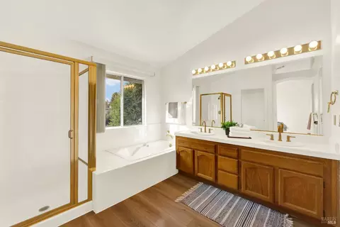 Bath - 463 El Camino Dr, Fairfield, CA 94533 photo 2 of 6