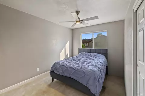 Bedroom - 1125 Willow Ln, Fairfield, CA 94533 photo 2 of 4