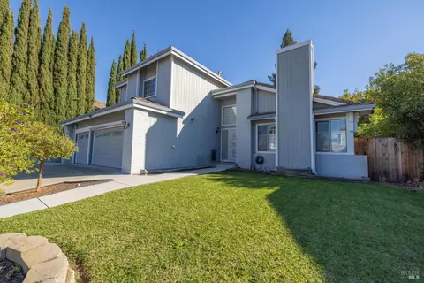 Exterior - 1125 Willow Ln, Fairfield, CA 94533 photo 4 of 13