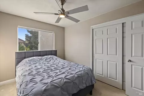 Bedroom - 1125 Willow Ln, Fairfield, CA 94533 photo 3 of 4