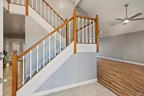 Entry Way - 1125 Willow Ln, Fairfield, CA 94533 photo 2 of 4