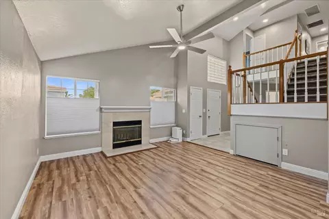 Living - 1125 Willow Ln, Fairfield, CA 94533 photo 3 of 4