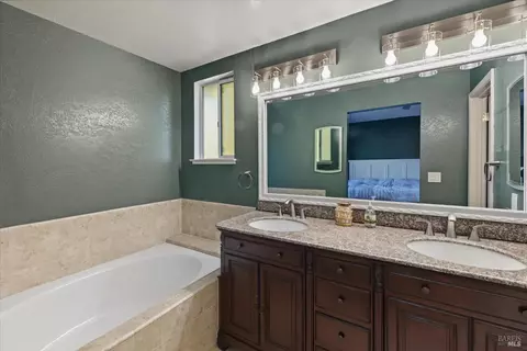 Bath - 1125 Willow Ln, Fairfield, CA 94533 photo 3 of 5
