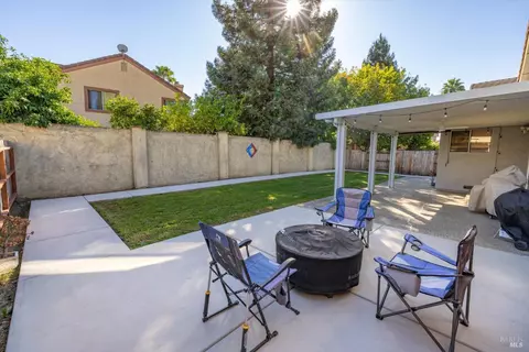 Exterior - 1125 Willow Ln, Fairfield, CA 94533 photo 8 of 13
