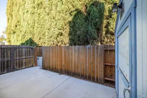 Exterior - 1125 Willow Ln, Fairfield, CA 94533 photo 6 of 13