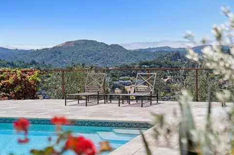 349 Fairhills Dr, San Rafael, CA 94901