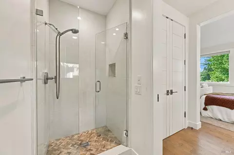 Bath - 142 Westgate Dr, Napa, CA 94558 photo 7 of 9