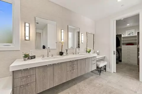 Bath - 142 Westgate Dr, Napa, CA 94558 photo 4 of 9