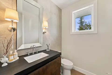 Bath - 142 Westgate Dr, Napa, CA 94558 photo 1 of 9