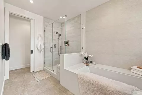 Bath - 142 Westgate Dr, Napa, CA 94558 photo 5 of 9