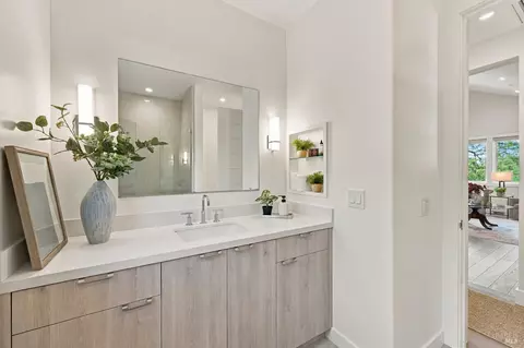 Bath - 142 Westgate Dr, Napa, CA 94558 photo 9 of 9