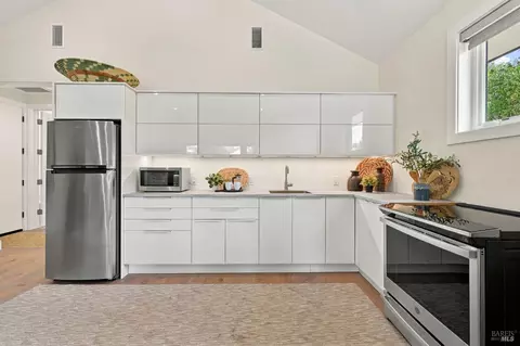 Kitchen - 142 Westgate Dr, Napa, CA 94558 photo 9 of 10