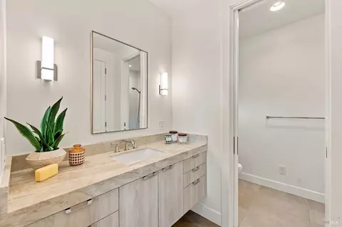 Bath - 142 Westgate Dr, Napa, CA 94558 photo 6 of 9
