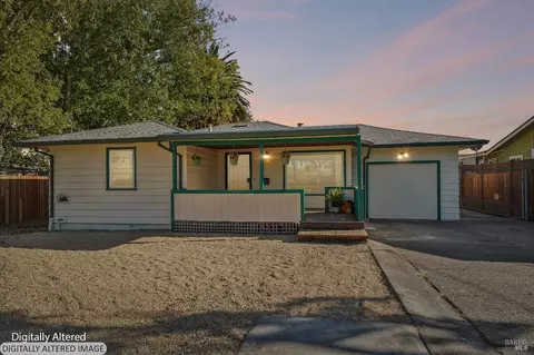 1492 Gloria Dr, Santa Rosa, CA 95407
