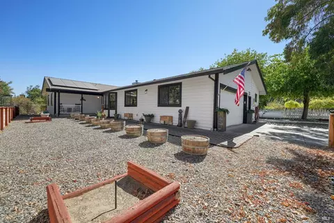 7270 Summerwood Ln, Vacaville, CA 95688