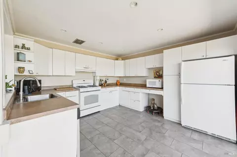 Kitchen - 134-132 Filbert Ave, Sausalito, CA 94965 photo 2 of 7
