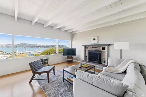 Living - 134-132 Filbert Ave, Sausalito, CA 94965 photo 5 of 6