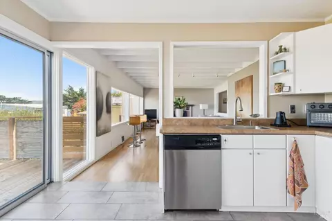 Kitchen - 134-132 Filbert Ave, Sausalito, CA 94965 photo 4 of 7