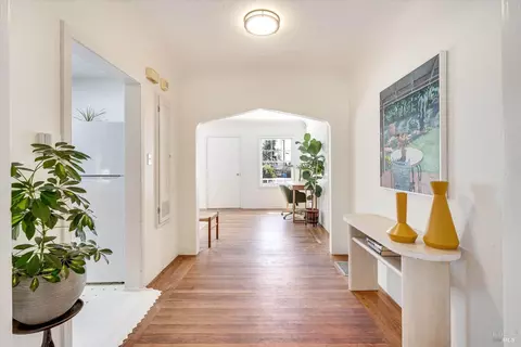 Entry Way - 125 Benson Ave, Vallejo, CA 94590 photo 3 of 5