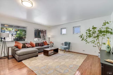 Living - 125 Benson Ave, Vallejo, CA 94590 photo 2 of 4