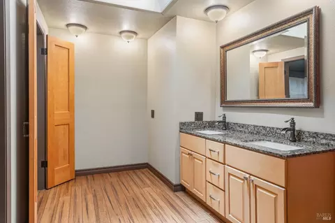 Bath - 888 Watson Rd, Ukiah, CA 95482 photo 5 of 5